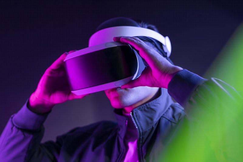 MetaVerse and Virtual Reality